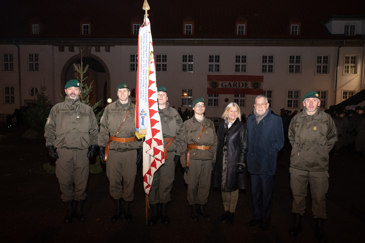 Weihnachts- und Neujahrsgrüße